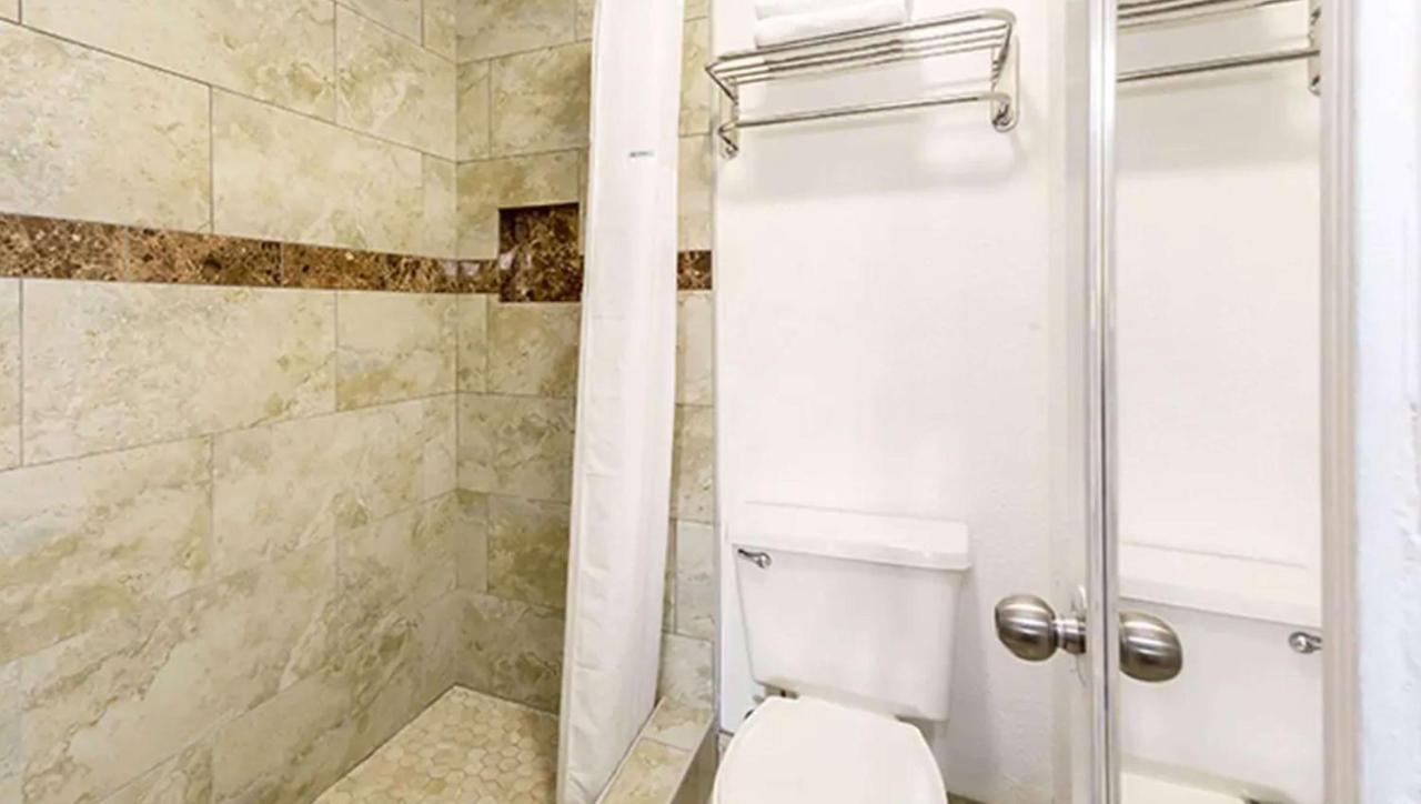 Magnuson Hotel בריידנטון מראה חיצוני תמונה