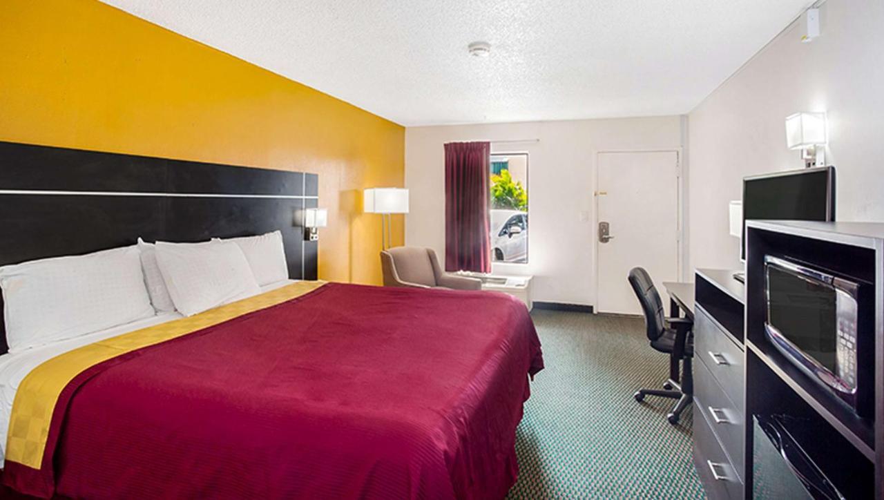 Magnuson Hotel בריידנטון מראה חיצוני תמונה