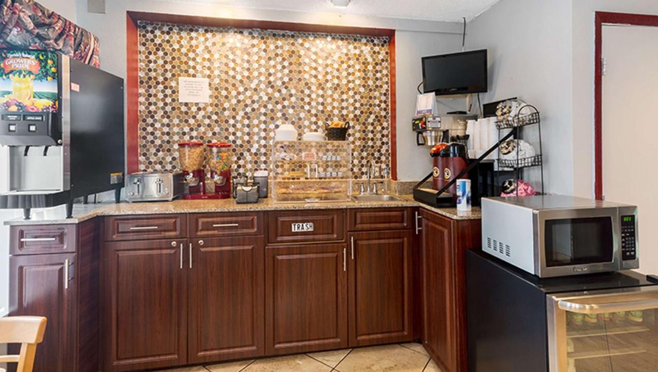 Magnuson Hotel בריידנטון מראה חיצוני תמונה