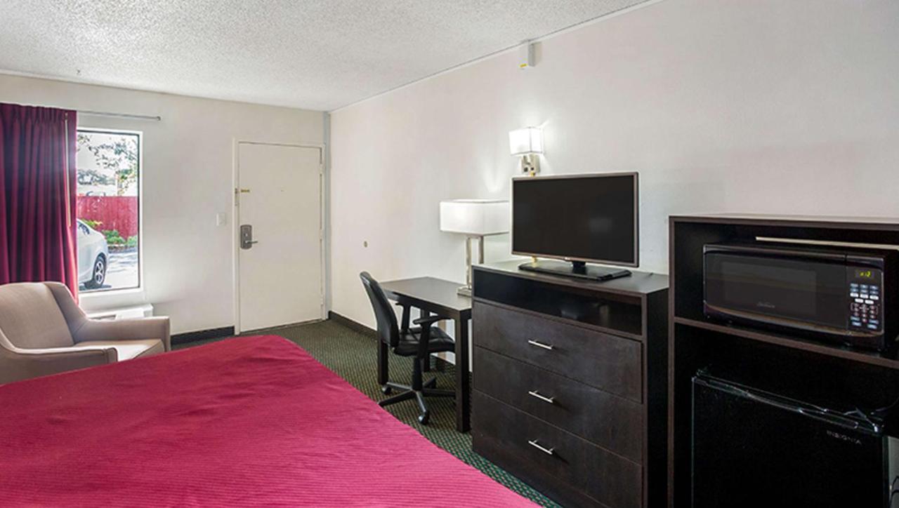 Magnuson Hotel בריידנטון מראה חיצוני תמונה
