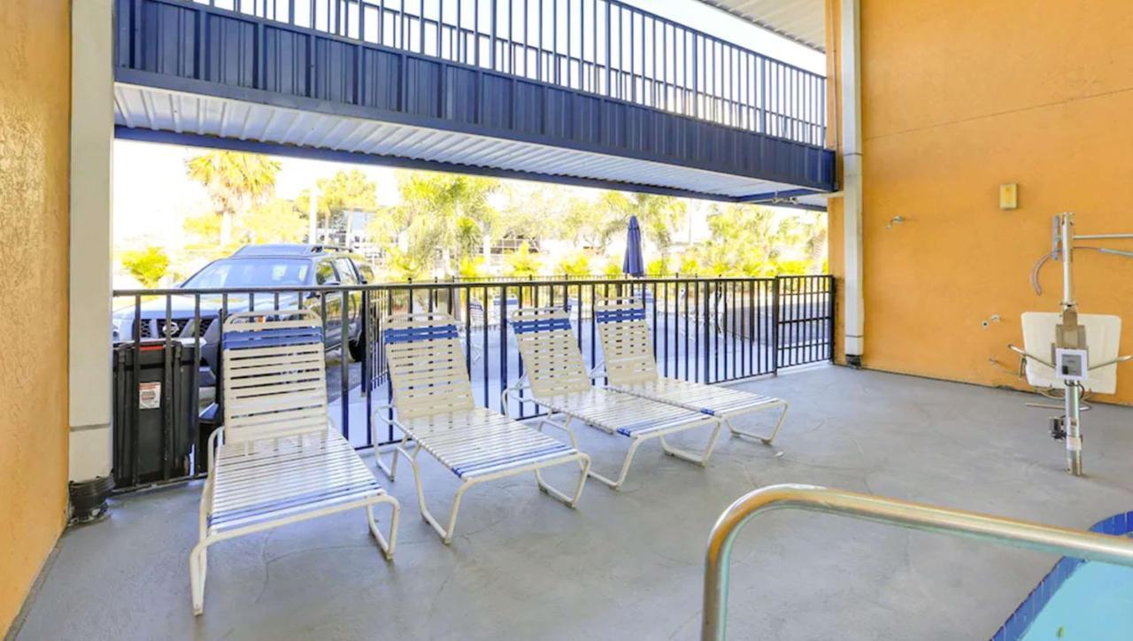 Magnuson Hotel בריידנטון מראה חיצוני תמונה