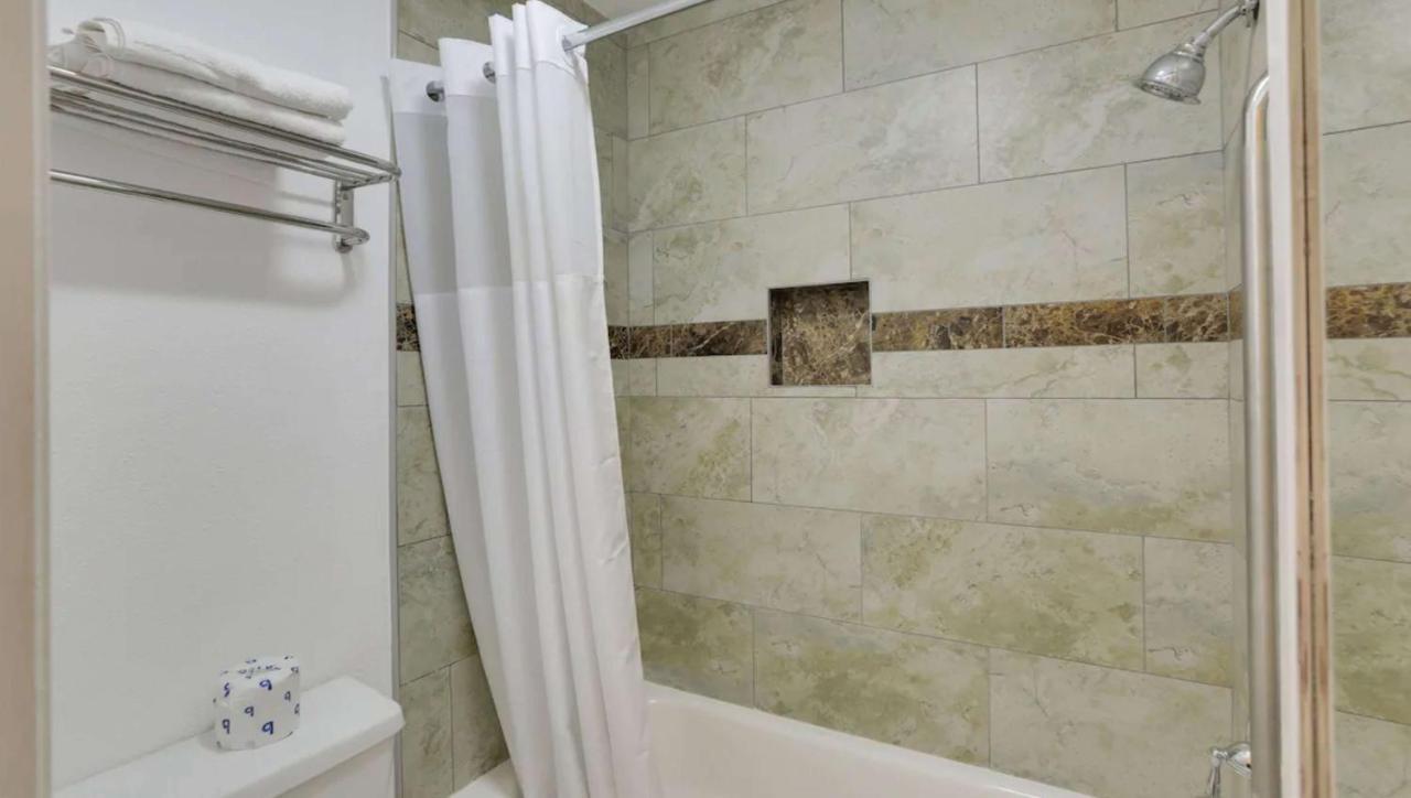 Magnuson Hotel בריידנטון מראה חיצוני תמונה