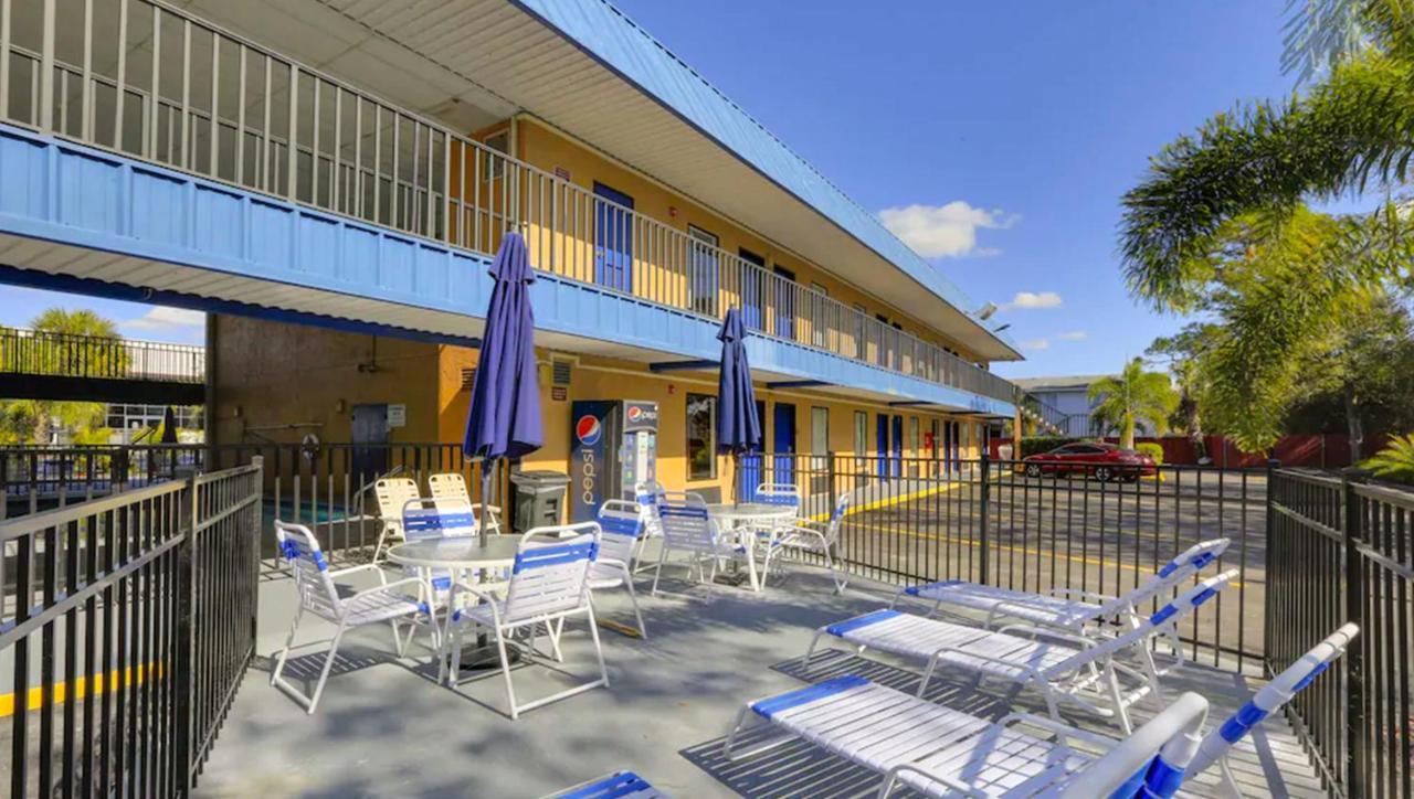Magnuson Hotel בריידנטון מראה חיצוני תמונה