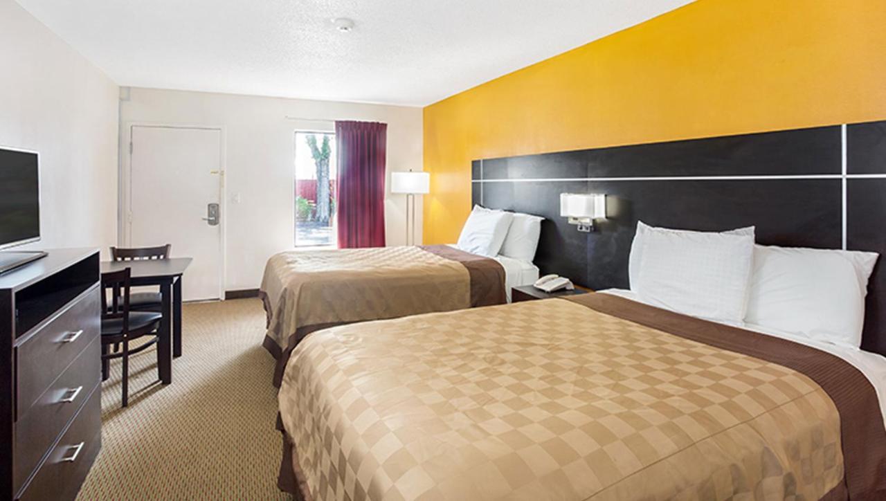 Magnuson Hotel בריידנטון מראה חיצוני תמונה