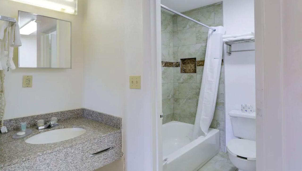 Magnuson Hotel בריידנטון מראה חיצוני תמונה